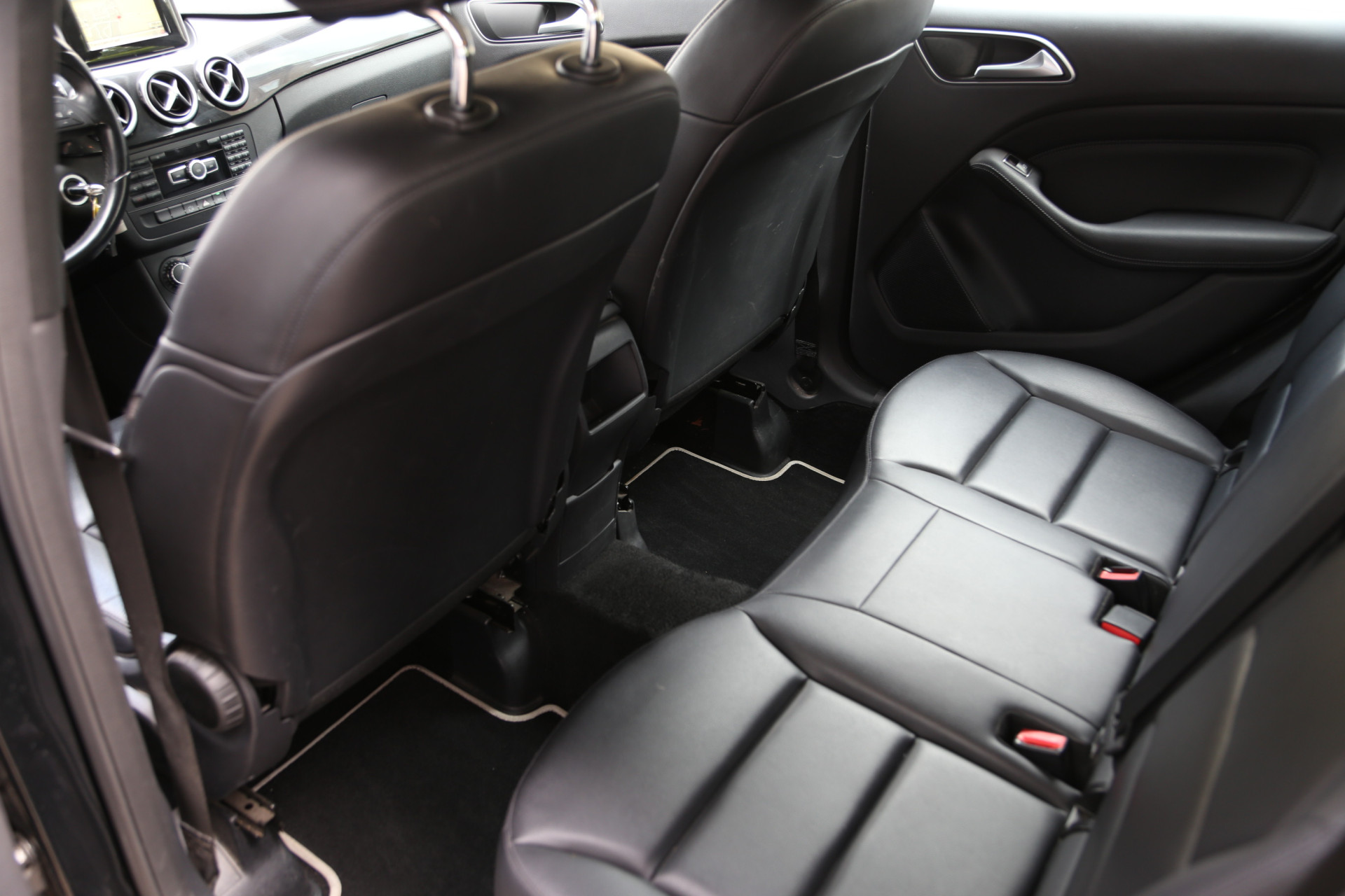 Mercedes-Benz B-Klasse 180 Ambition Automaat Navi Xenon Leer 45143684-15.jpg | Subaru Horsmans