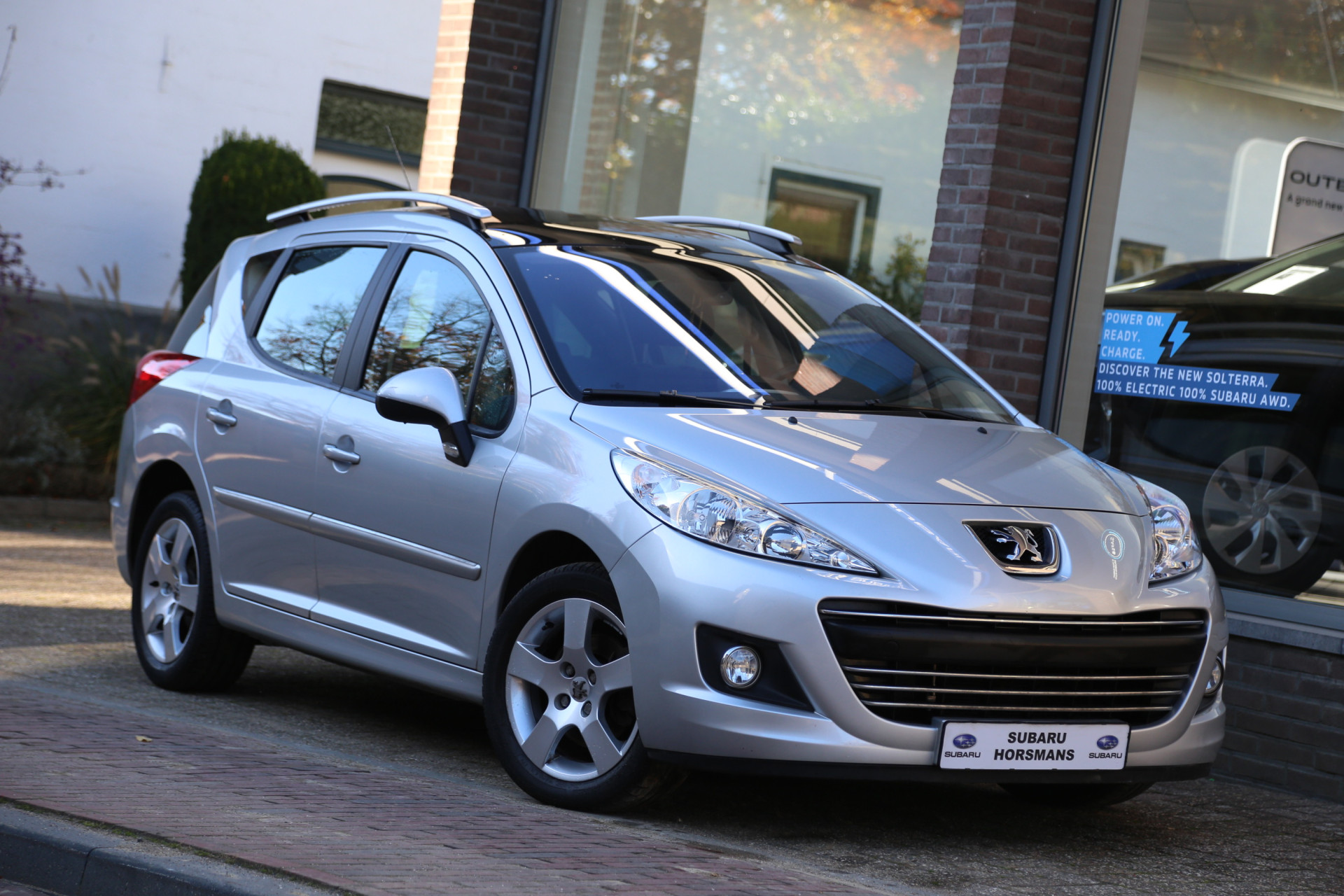 Peugeot 207 SW 1.6 VTi Première Panorama Navi 49081883-0.jpg | Subaru Horsmans