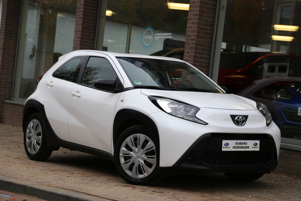 Toyota Aygo X 1.0 VVT-i MT Play Navi CarPlay Camera ACC 54947671-0.jpg | Subaru Horsmans