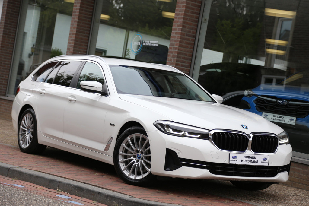 BMW 5 Serie Touring 530e Executive Livecockpit Prof Leer LED Navi Camera 56197762-0.jpg | Subaru Horsmans